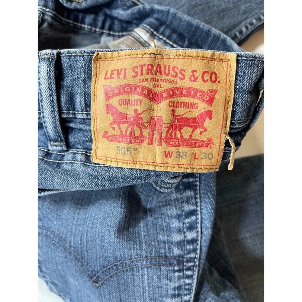 Levis step into